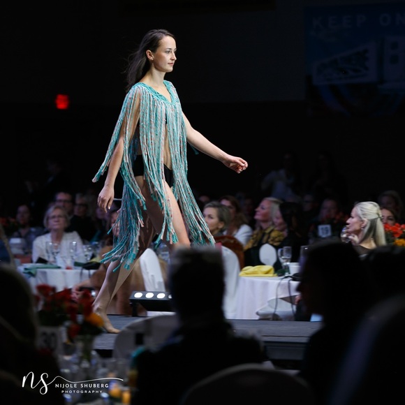 Handmade Macrame Poncho - Picture 5 of 11